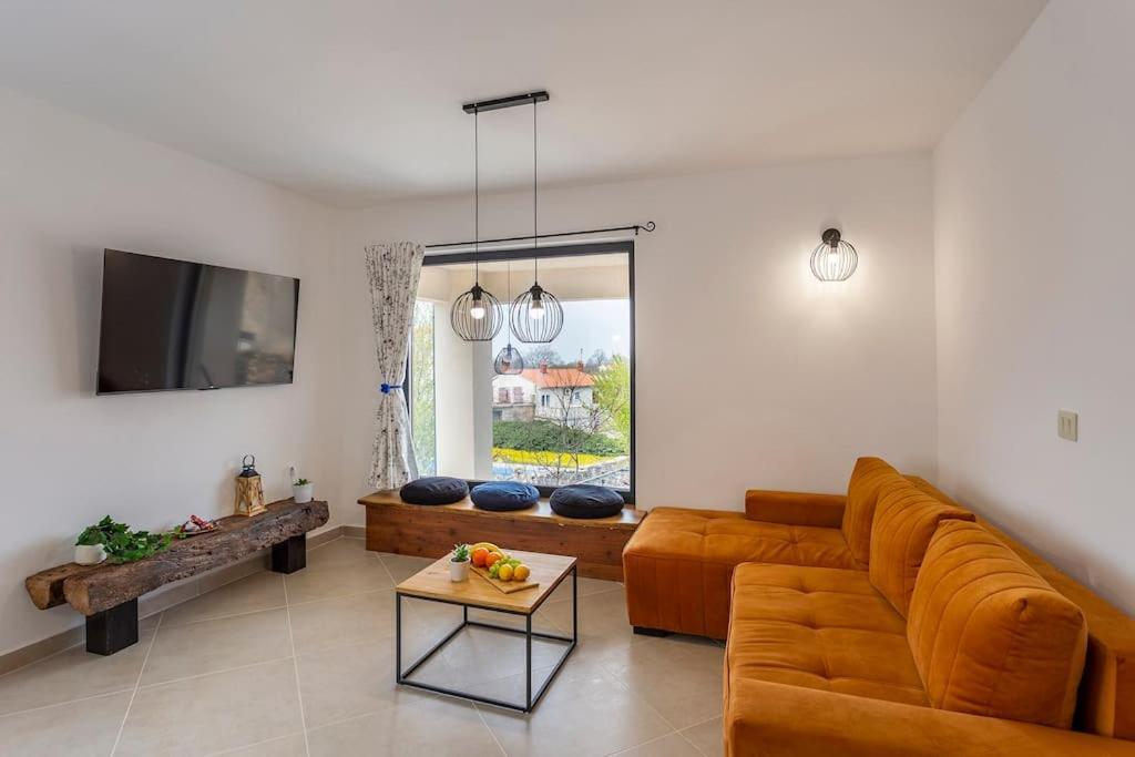 Žminj House With Pool Poli Stare Nuoniヴィラ エクステリア 写真