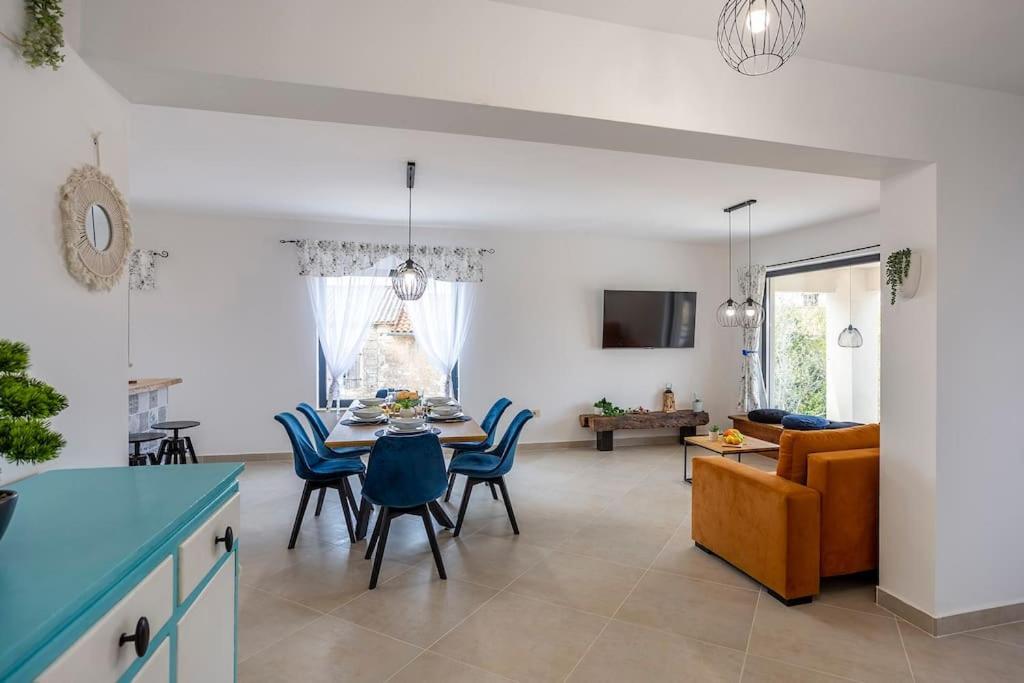 Žminj House With Pool Poli Stare Nuoniヴィラ エクステリア 写真