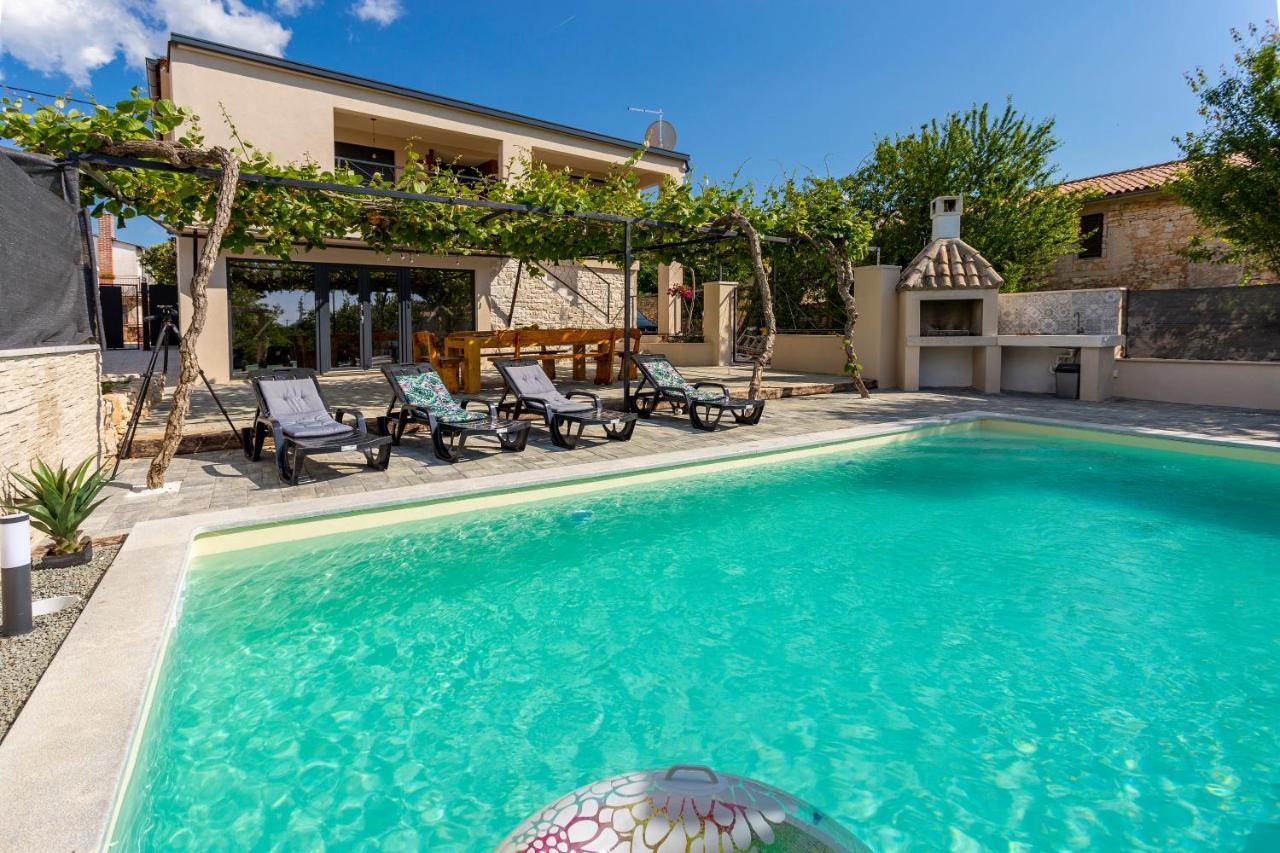 Žminj House With Pool Poli Stare Nuoniヴィラ エクステリア 写真